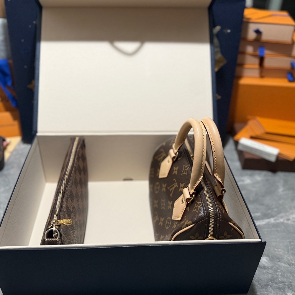 Louis Vuitton xmas ๐ 2024 Set Shopping Bag and Box - Picture 15 of 15